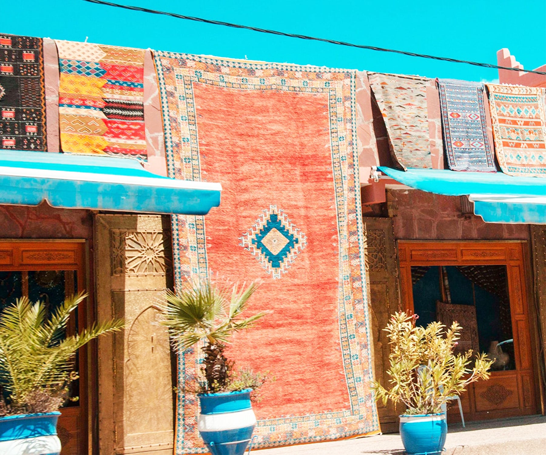 Tapis berbère coloré tissé à la main au Maroc
