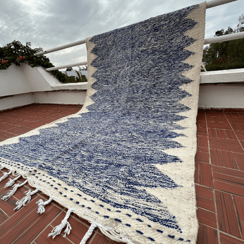 Tapis berbère Zanafi Bleu et Blanc - SAFIA RUGS