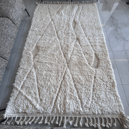 Tapis Beni Ouarain Blanc Lignes Irrégulières Design - SAFIA RUGS