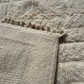 Tapis Beni Ouarain Blanc et lignes droites laine épaisse - SAFIA RUGS
