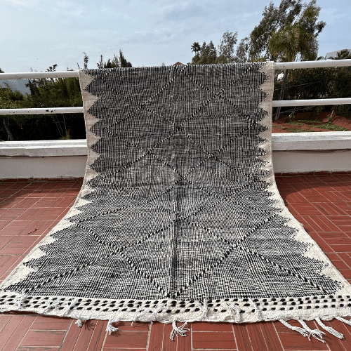 Tapis berbère Zanafi Noir et Blanc - SAFIA RUGS