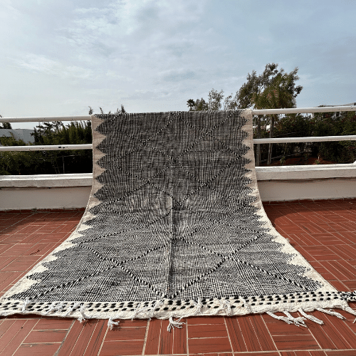 Tapis berbère Zanafi Noir et Blanc - SAFIA RUGS