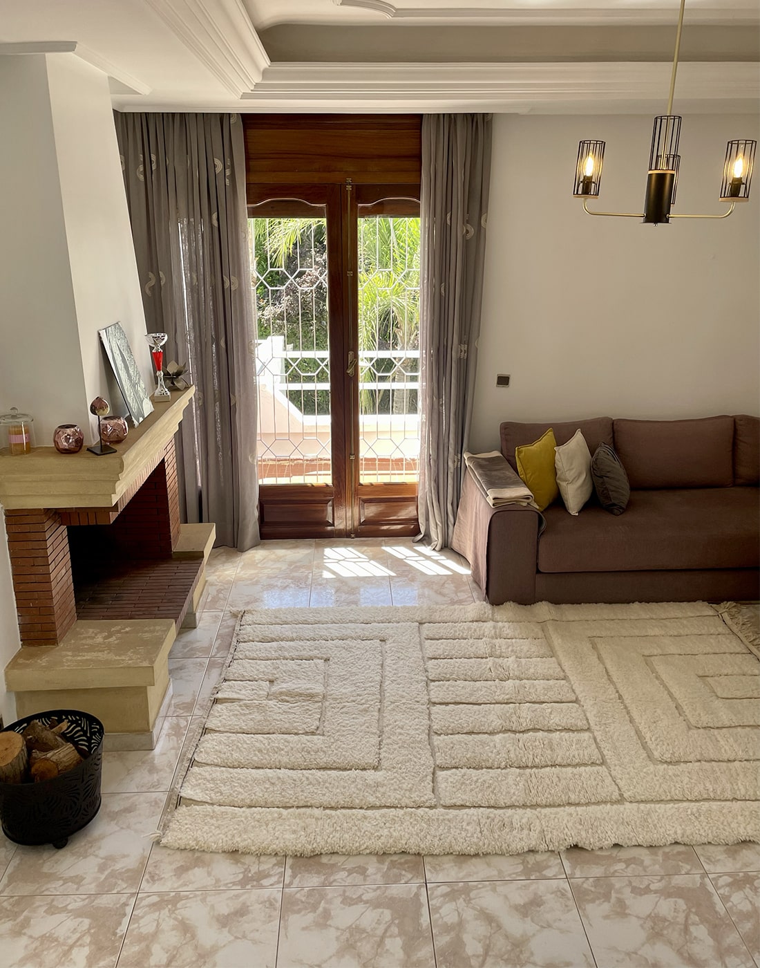 Un tapis berbère Beni Ouarain dans un salon