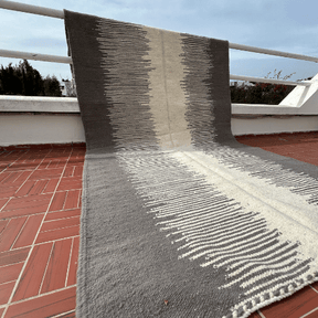 Tapis berbère Zanafi Blanc et Gris Clair - SAFIA RUGS