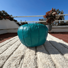 Pouf berbère en cuir Bleu - SAFIA RUGS