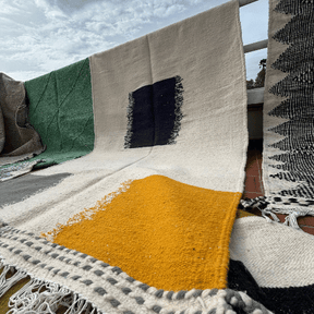 Tapis berbère Zanafi Blanc, Noir, Gris et Jaune - SAFIA RUGS