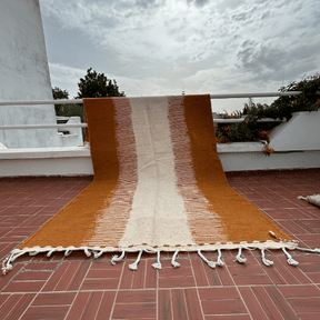 Tapis berbère Zanafi Orange et Blanc - SAFIA RUGS