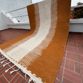 Tapis berbère Zanafi Orange et Blanc - SAFIA RUGS