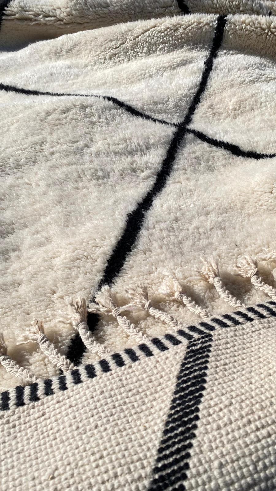 Tapis berbère de luxe Mrirt Salon à losanges Noirs