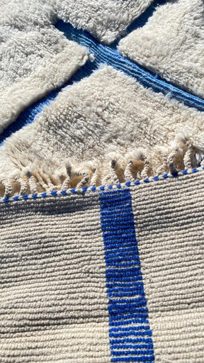 Tapis Mrirt Blanc Design Bleu Laine berbère tissée à la main - SAFIA RUGS