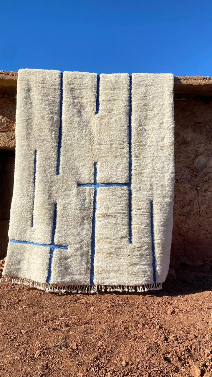 Tapis Mrirt Blanc Design Bleu Laine berbère tissée à la main - SAFIA RUGS
