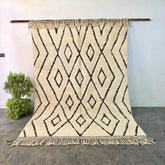 Tapis Berbère Beniourain Blanc Rayé en Bleu Roi