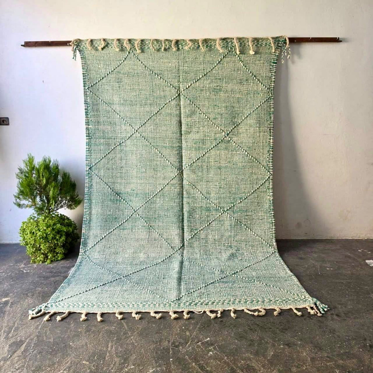 Tapis Berbère Zanafi Vert et Blanc - SAFIA RUGS