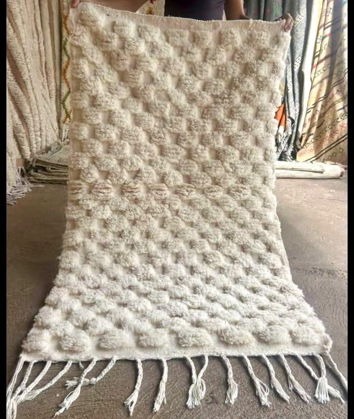 Petit Tapis Béniourain de Chambre Blanc Damien