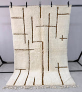 Tapis Berbère Beniourain Blanc Design en Terracotta
