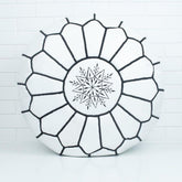 Pouf Brodé en Cuir – Blanc, fil noir - SAFIA RUGS