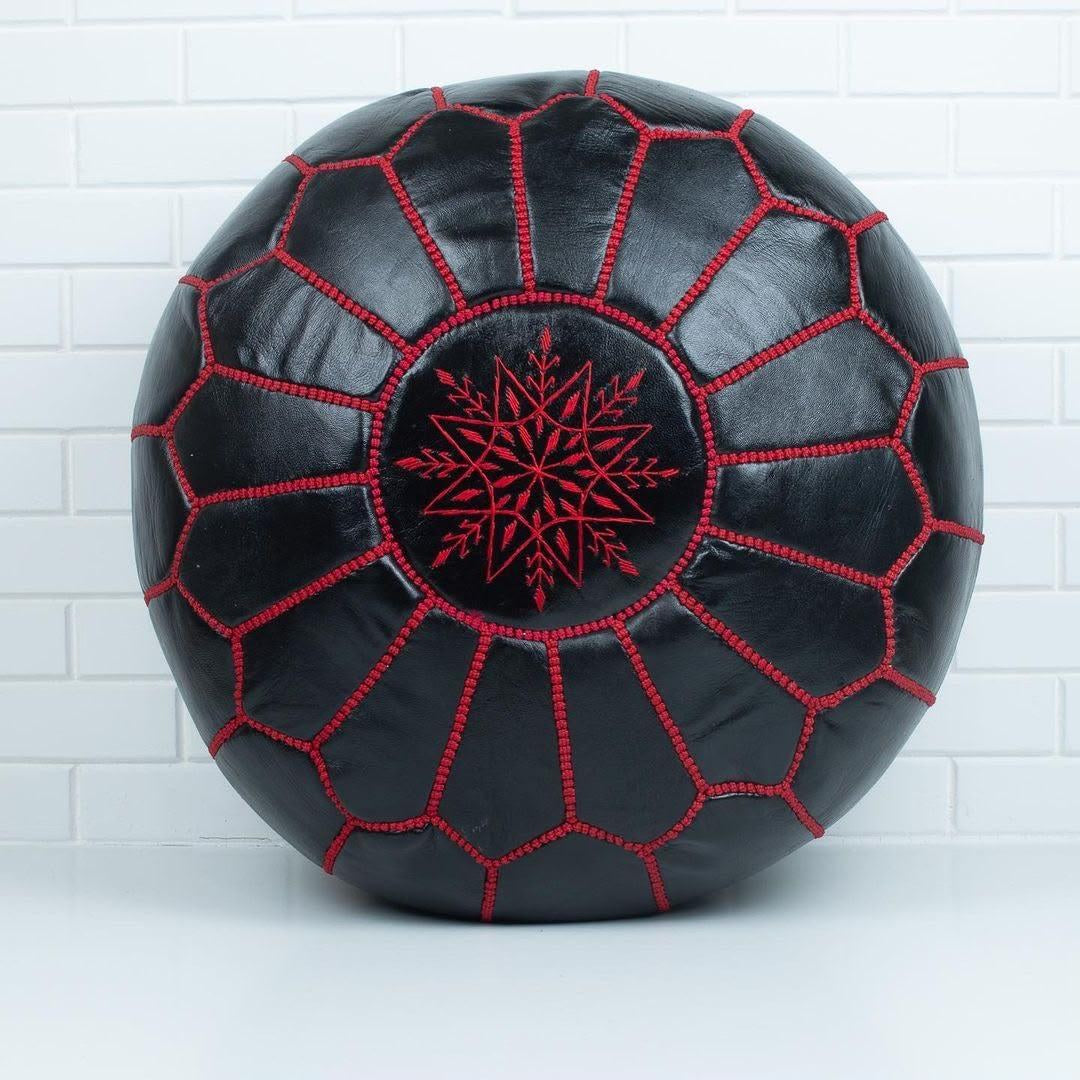 Pouf Brodé en Cuir – Noir, fil rouge - SAFIA RUGS