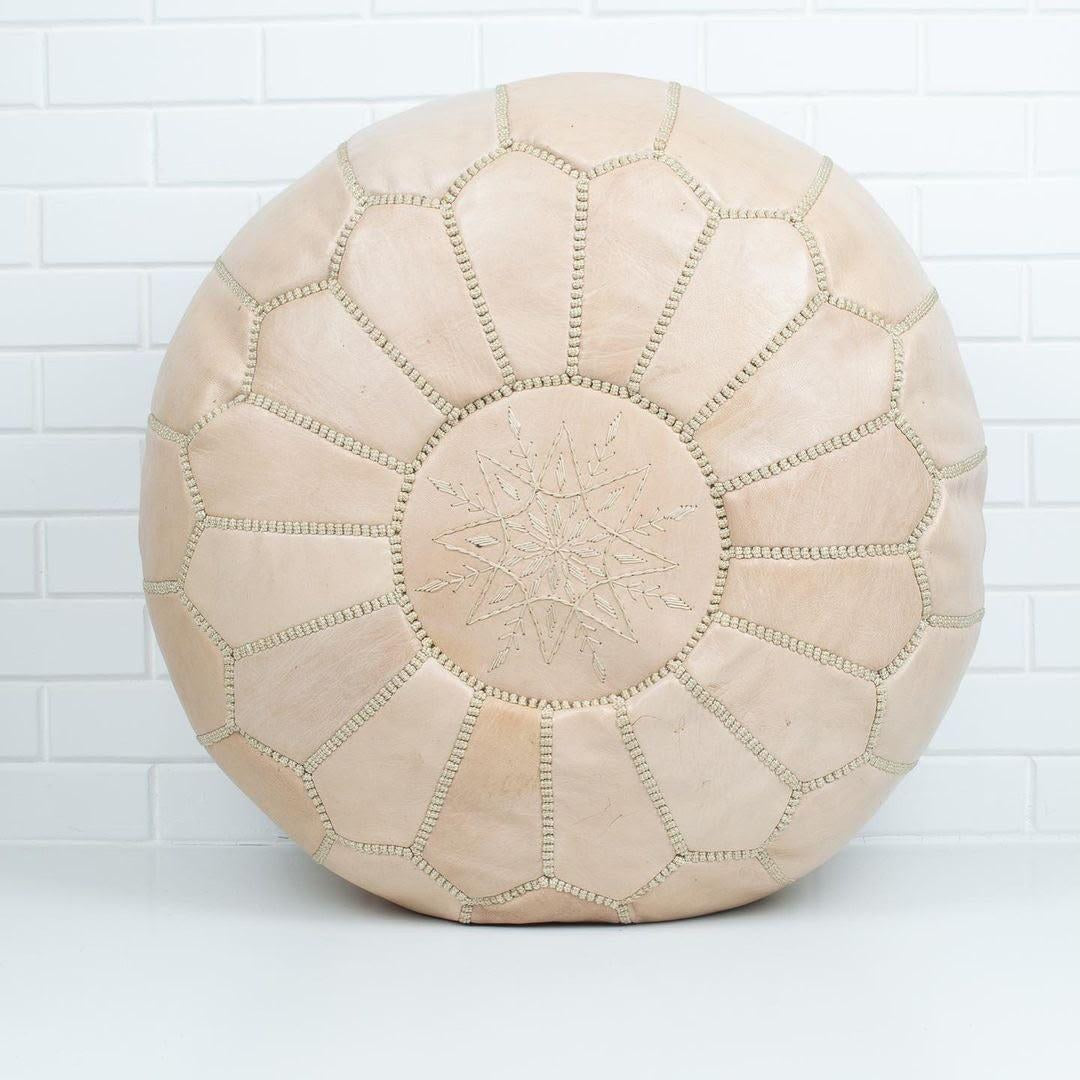 Pouf Brodé en Cuir – Nude - SAFIA RUGS