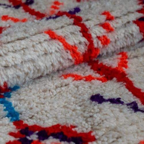 Tapis Azilal à losanges multicolores, tapis berbère coloré – vue 3 | Safia Rugs